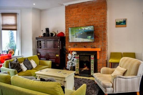 Quirky 4 Bedroom Apartment With Terrace Cardiff Eksteriør bilde