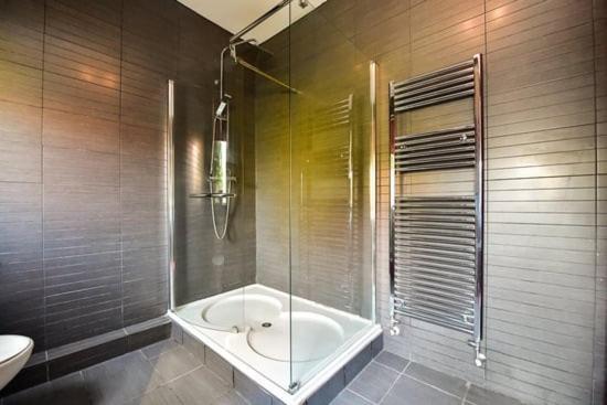 Quirky 4 Bedroom Apartment With Terrace Cardiff Eksteriør bilde