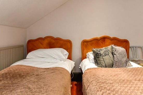 Quirky 4 Bedroom Apartment With Terrace Cardiff Eksteriør bilde
